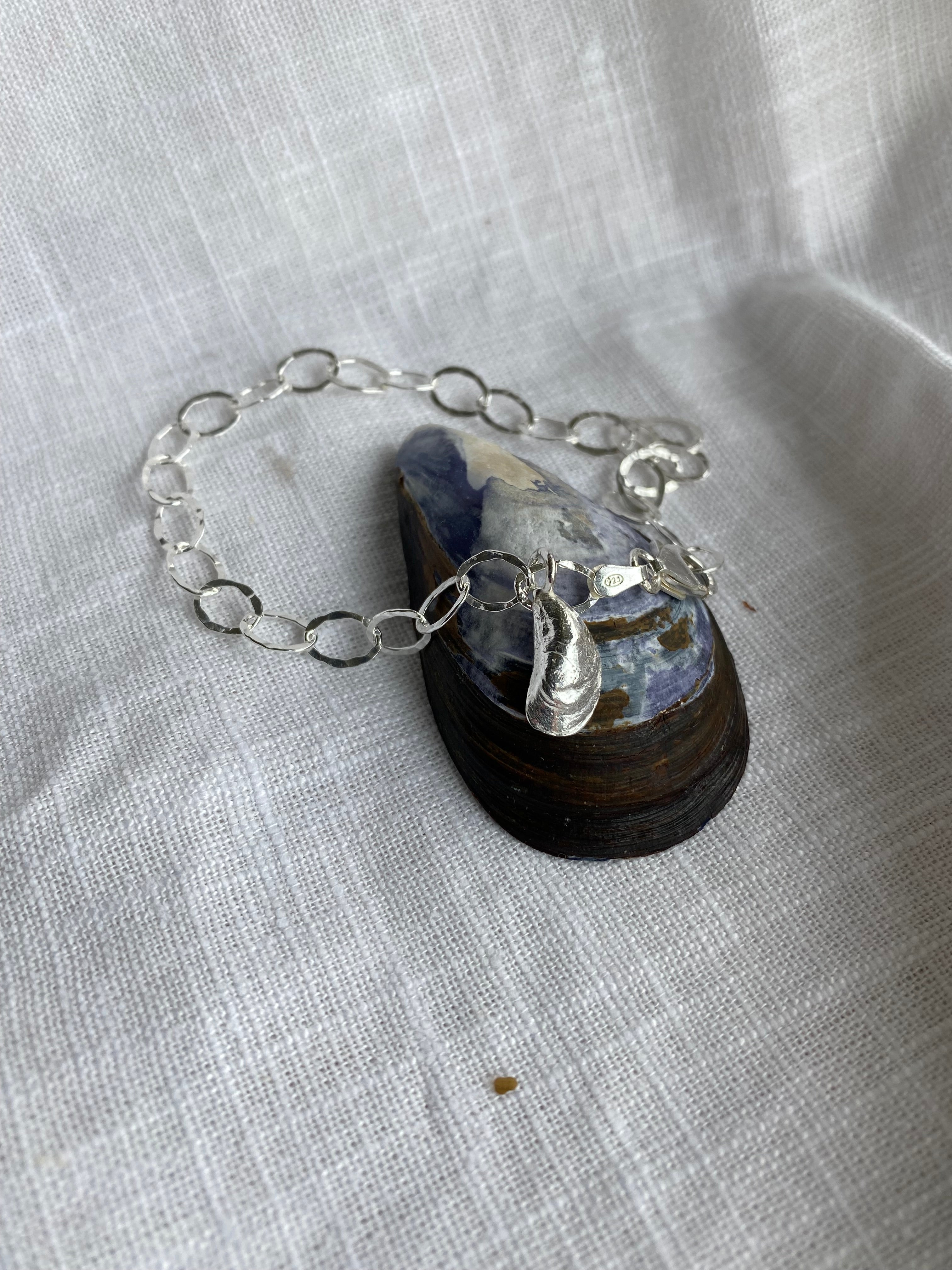 Mussel Shell Chain Bracelet