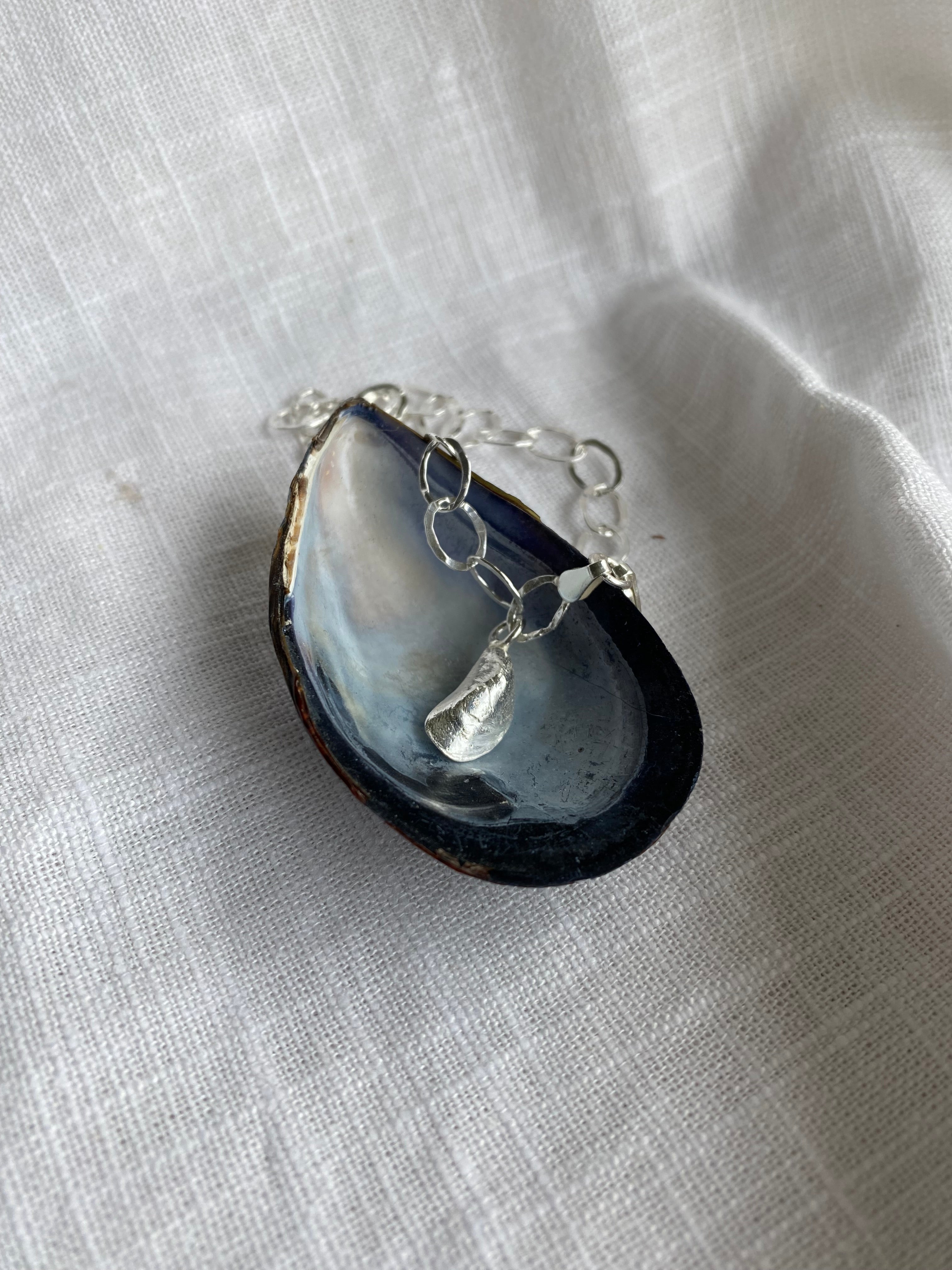 Mussel Shell Chain Bracelet