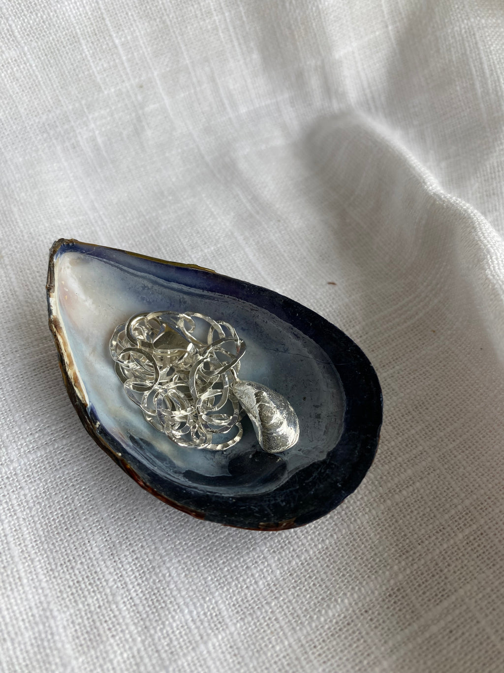 Mussel Shell Chain Bracelet