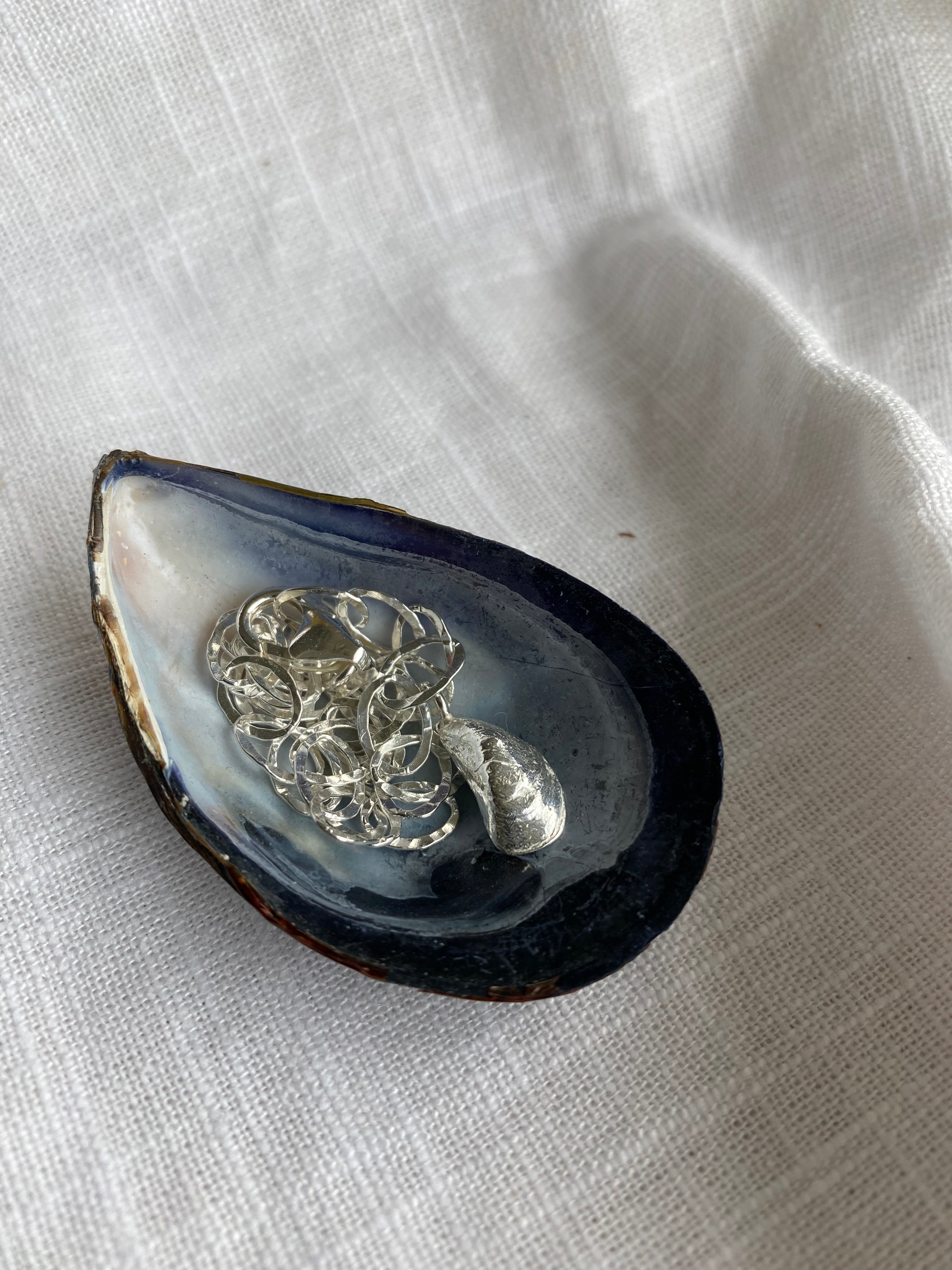 Mussel Shell Chain Bracelet